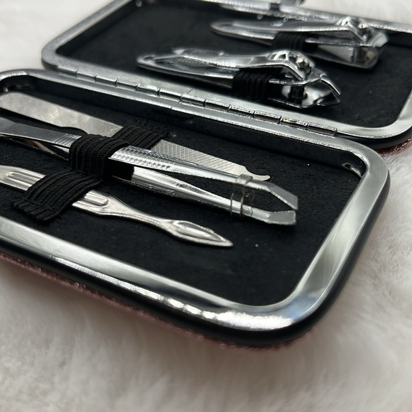 Kensie Rose Gold Sparkly Travel Manicure Set - Clippers, File, Tweezers, Cuticle - Picture 5 of 7
